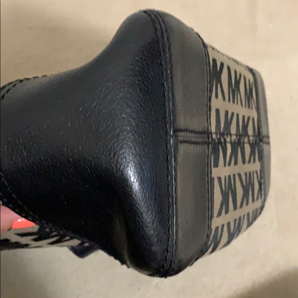 Michael Kors Bag - Picture 4 of 9